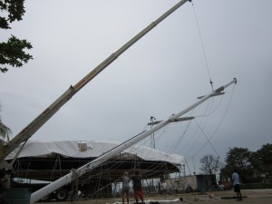 CAP II - Crane raising the mast